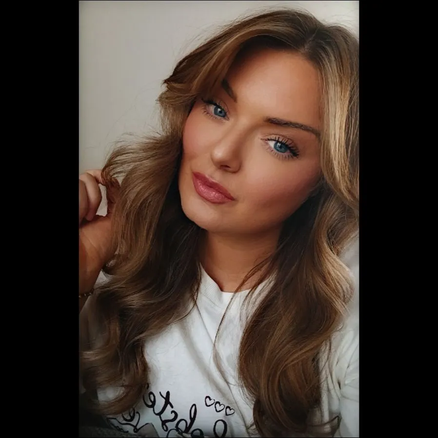 Holly, Muse coach