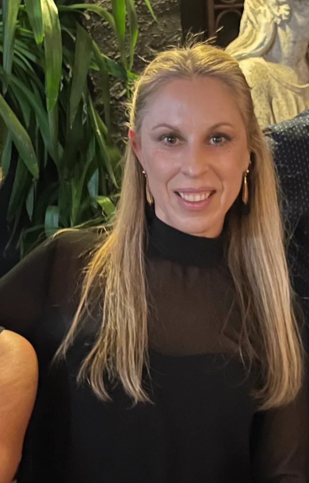 Angela, Muse coach